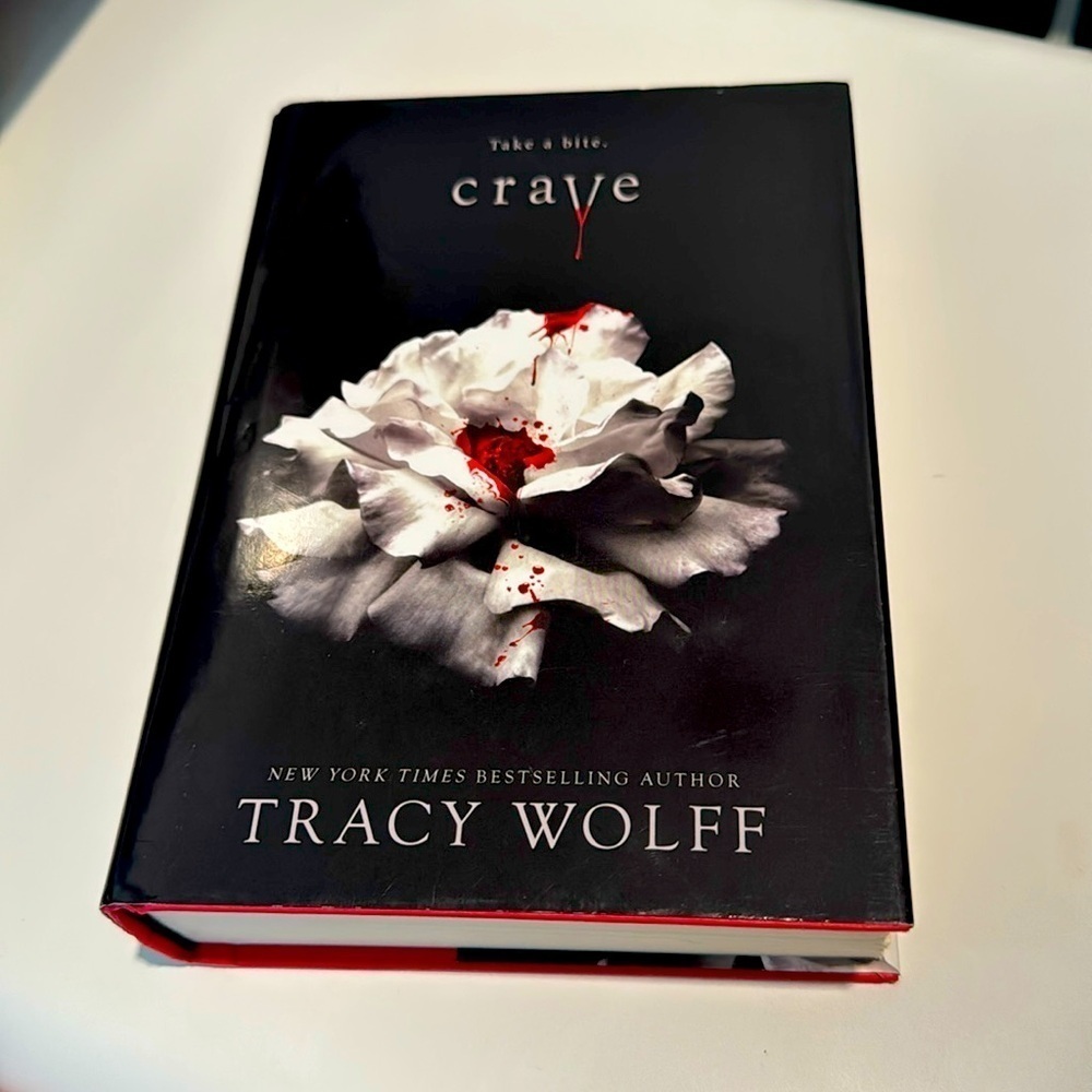 Tracy Wolff - Crave (Crave, 1) Hardcover